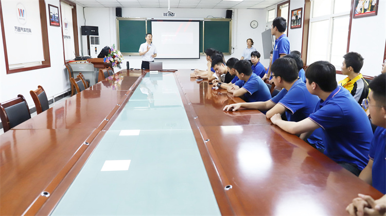 西安恒泰汽車專場招聘會(huì)在西安萬通圓滿舉行