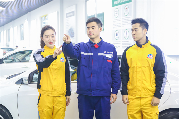 看這兒！汽車類專業(yè)2025九大就業(yè)方向！