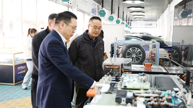 什么是新能源三電系統(tǒng)，新能源汽車維修及充電樁運維主要學些什么？