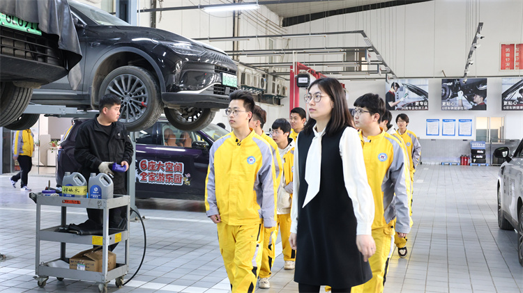走進(jìn)零跑汽車，解鎖職業(yè)新視野——西安萬通汽車學(xué)校學(xué)子開展企業(yè)研學(xué)活動