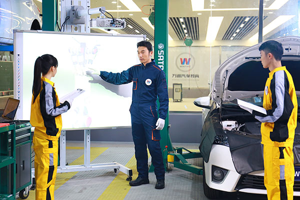 初中生學(xué)專業(yè)汽車技術(shù)就選西安萬(wàn)通
