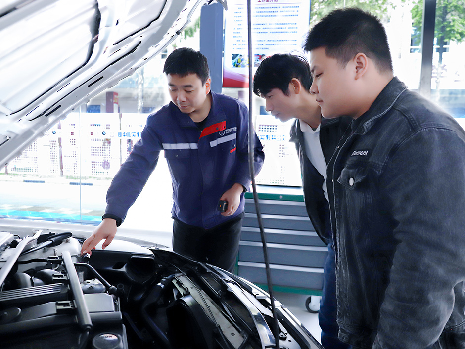 二手車評估鑒定實訓(xùn)課堂2