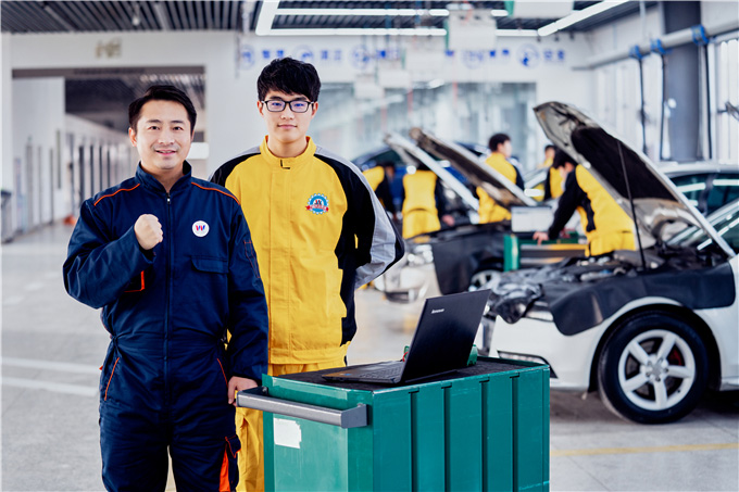 戰(zhàn)疫情——萬(wàn)通汽車教育聯(lián)合央視頻，開啟線上云課堂
