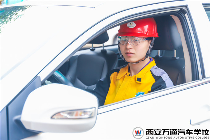 雪天出行應(yīng)注意！萬姐提醒安全第一！