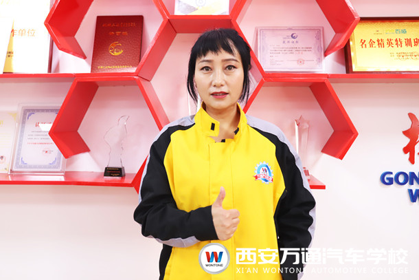 女老板來萬通進修技術：汽修行業(yè)不只是男性的天下！
