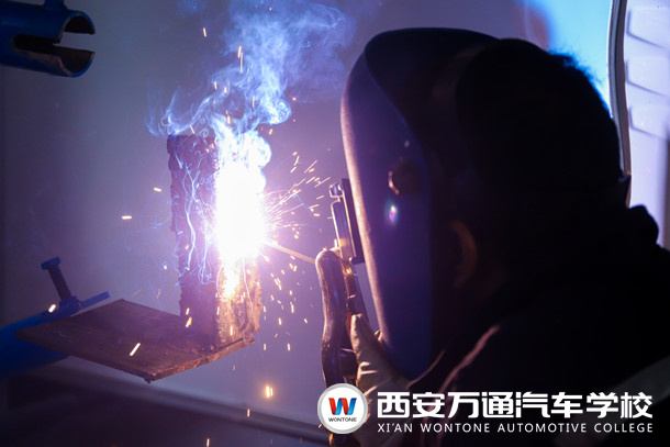 新手30天精通焊接技術(shù)|西安萬(wàn)通秋季焊接班火熱報(bào)名中！