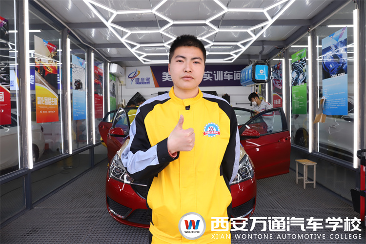 追夢(mèng)新生：昔日攝影師逆襲來萬通學(xué)汽車美容