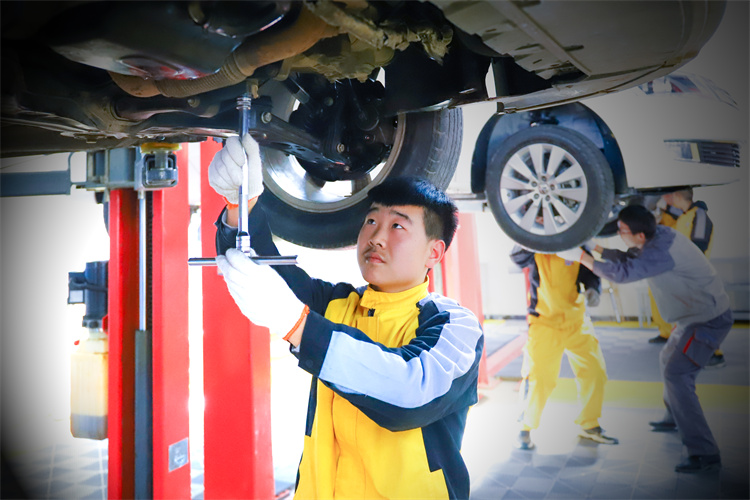學(xué)汽車檢測與維修技術(shù)的優(yōu)勢你一定要知道！