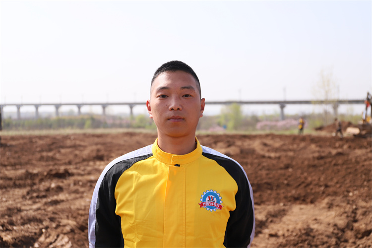 戎裝換校服，人生一樣精彩——周世豪