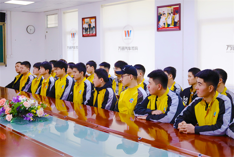 校企定向新未來——西安萬通靚車牛人專場招聘會(huì)！