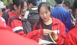 初中畢業(yè)沒考上高中，女生，大專學(xué)校選什么專業(yè)好？