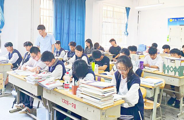 初中畢業(yè)學(xué)什么專業(yè)前景好？學(xué)歷制專業(yè)推薦，就業(yè)市場前景分析