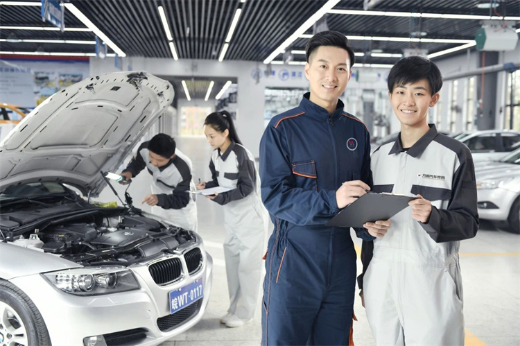 央視：職業(yè)院校學生一樣能當兵、上大學、考研、公務員和事業(yè)編