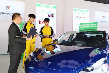 萬(wàn)通汽修學(xué)校學(xué)費(fèi)貴嗎，西安萬(wàn)通汽車學(xué)校一年學(xué)費(fèi)是多少？