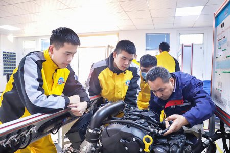 在西安，想開一個汽車維修店或汽車美容店得多少錢，需要準(zhǔn)備些什么？