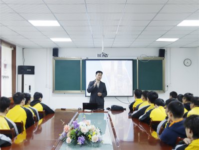 劉旺：見證優(yōu)秀的力量——萬(wàn)通優(yōu)秀畢業(yè)生母校行