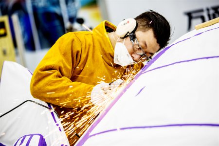 汽車(chē)貼膜培訓(xùn)哪里學(xué)？學(xué)成多長(zhǎng)時(shí)間？