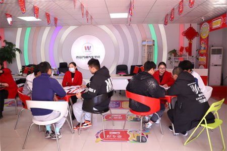 輟學不可怕，重新?lián)裥Ｈ雽W能更好！