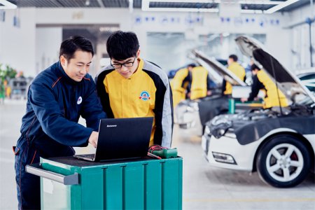 看這里、看這里，西安萬通助你走穩(wěn)技能成才路！
